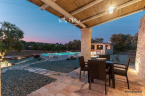 V i l l a Philos with pool